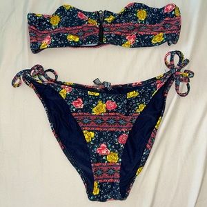 🌻Urban Outfitters Bikini🌻